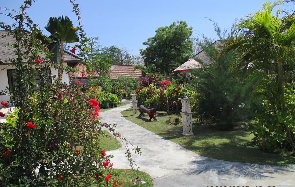 Taman Dewi Sri Villa Et Bungalow เปมูเตรัน ภายนอก รูปภาพ