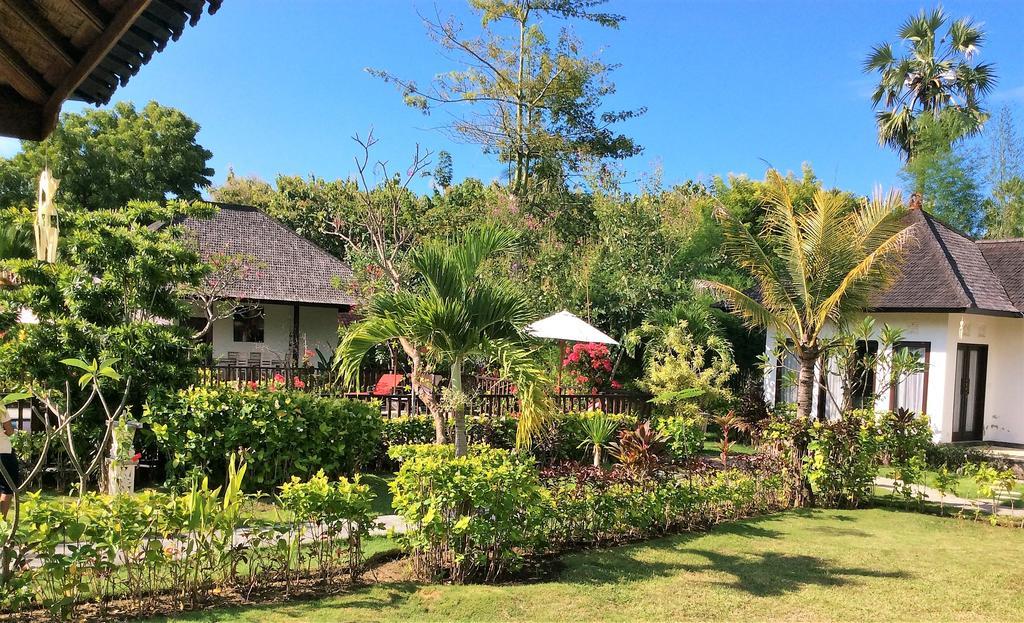 Taman Dewi Sri Villa Et Bungalow เปมูเตรัน ภายนอก รูปภาพ