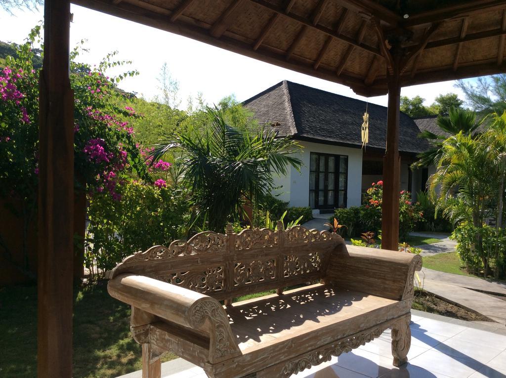 Taman Dewi Sri Villa Et Bungalow เปมูเตรัน ภายนอก รูปภาพ
