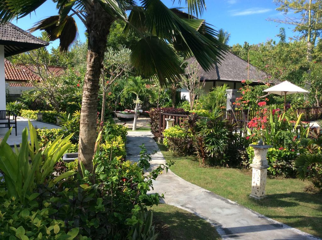 Taman Dewi Sri Villa Et Bungalow เปมูเตรัน ภายนอก รูปภาพ