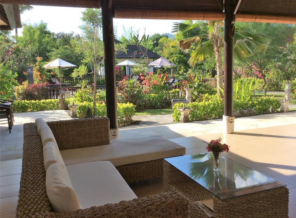 Taman Dewi Sri Villa Et Bungalow เปมูเตรัน ภายนอก รูปภาพ