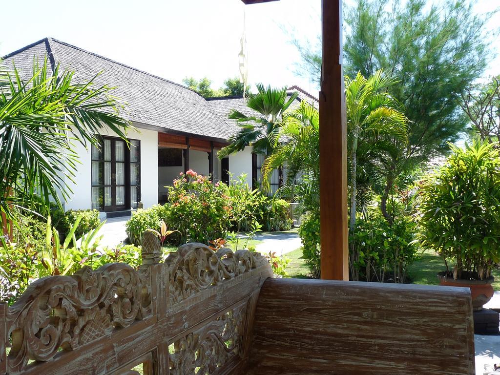 Taman Dewi Sri Villa Et Bungalow เปมูเตรัน ภายนอก รูปภาพ