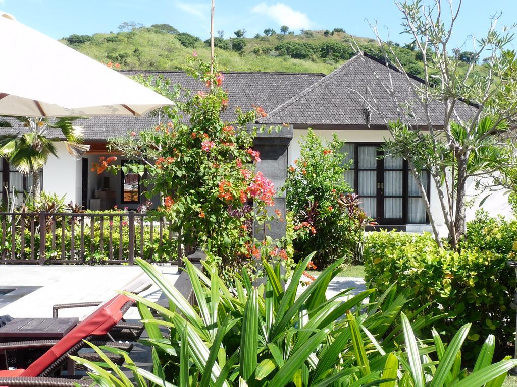 Taman Dewi Sri Villa Et Bungalow เปมูเตรัน ภายนอก รูปภาพ