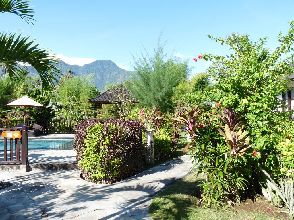 Taman Dewi Sri Villa Et Bungalow เปมูเตรัน ภายนอก รูปภาพ